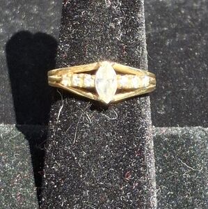 Vintage Gold Tone (Unmarked) and Crystal Or Zirconia (?) Women's Ring Size 7 3/4
